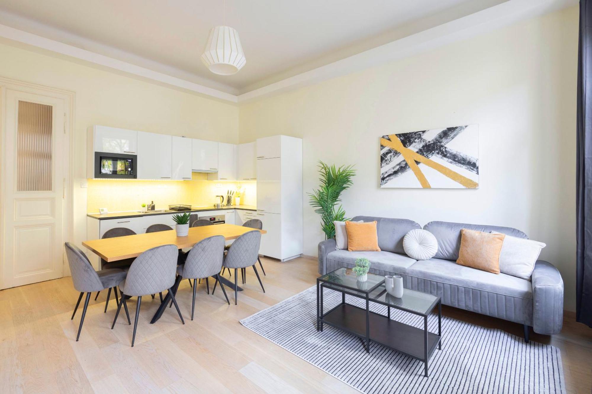 Exclusive & Spacious Central Residence W/ 4Bedrm 2Bathrm Budapest Exterior photo