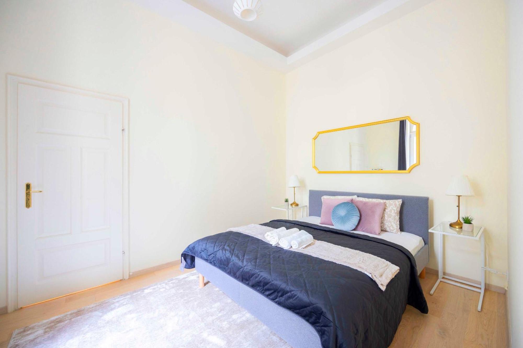 Exclusive & Spacious Central Residence W/ 4Bedrm 2Bathrm Budapest Exterior photo